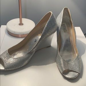 Badgley Mischka wedge heels